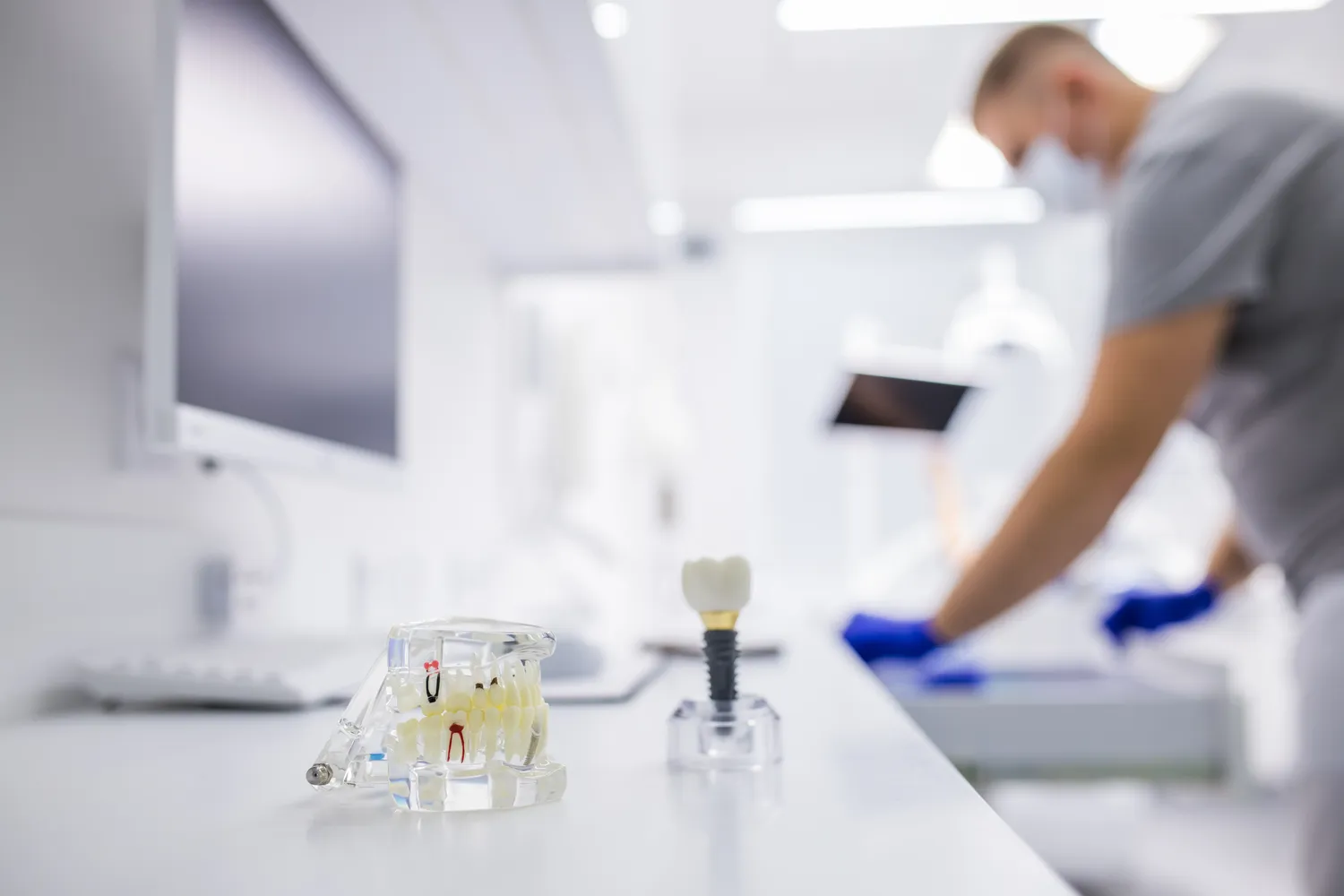 Ile kosztuje wstawienie zęba 1?