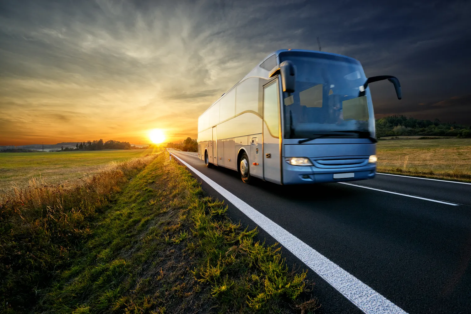 Wynajem autobusu z kierowcą cena Szczecin